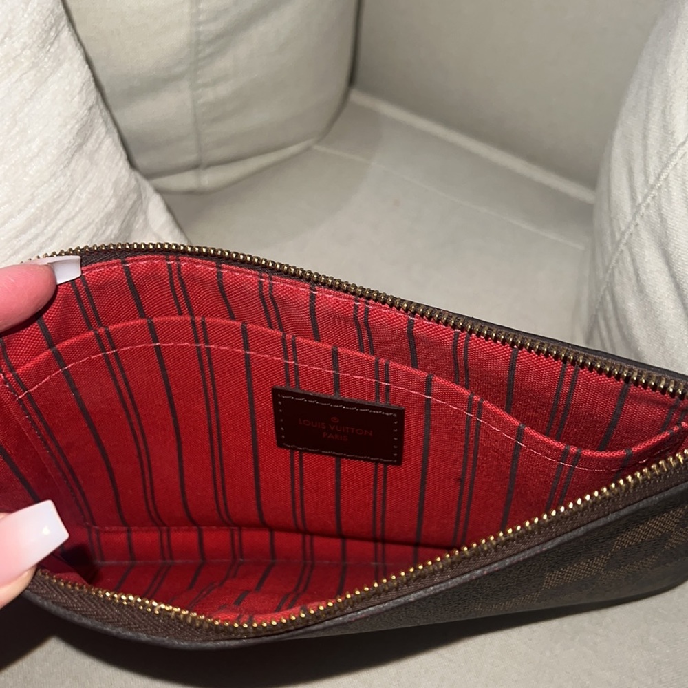Louis Vuitton Neverfull Pochette - Picture 2 of 6